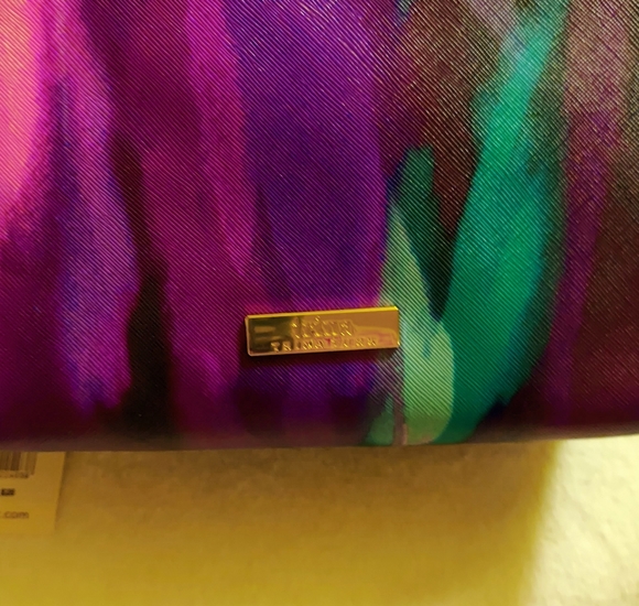 Trina Turk Cosemetic Bag 🎒 - Picture 9 of 9